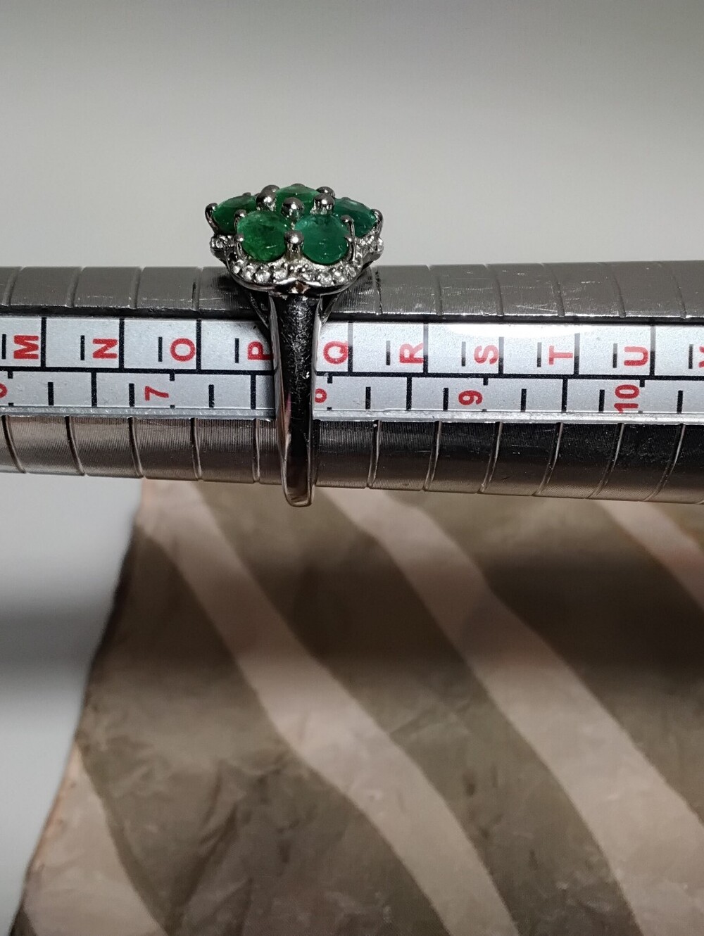 925 Silver Emerald Cluster Ring Sz 8 - Picture 7 of 7